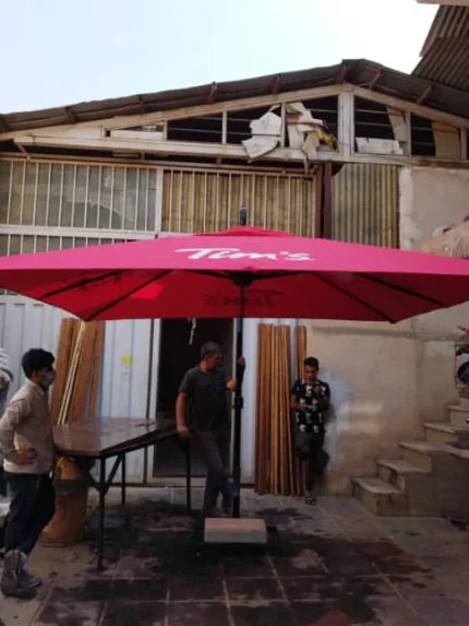 چتر پایه‌ وسط تهران