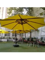 چتر پایه کنار سایه‌ افروز