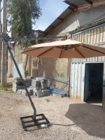 چتر پایه کنار سایه‌ افروز